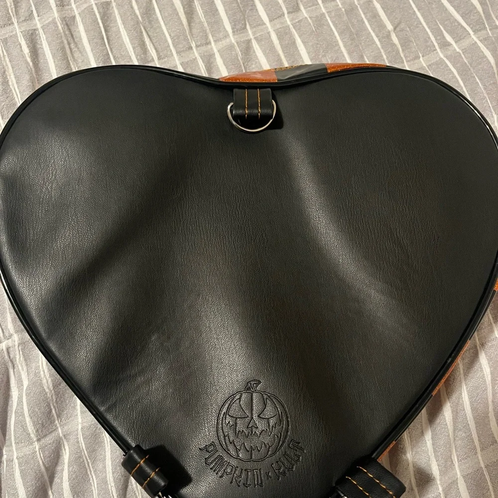 Love Pain & Stitches spiderweb heart bag - Picture 3 of 5